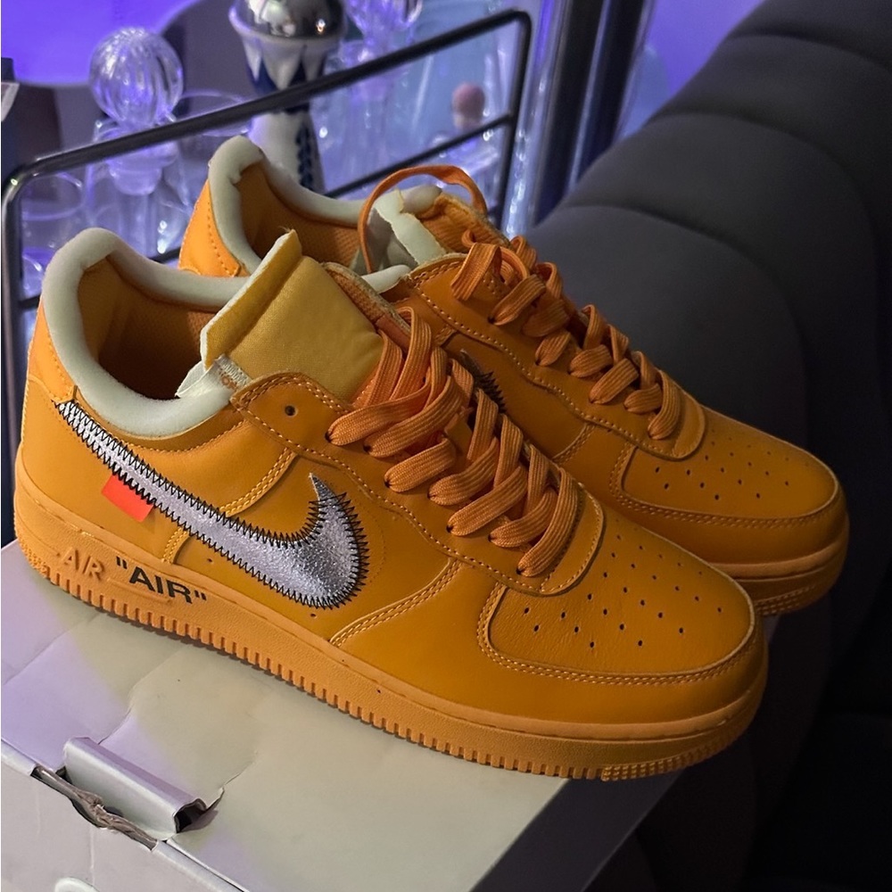 Off-White x Air Force 1 “Lemonade” Size 9 U.S, 10.5 U.K